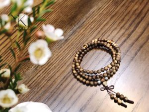 Vòng tay trầm hương 108 hạt