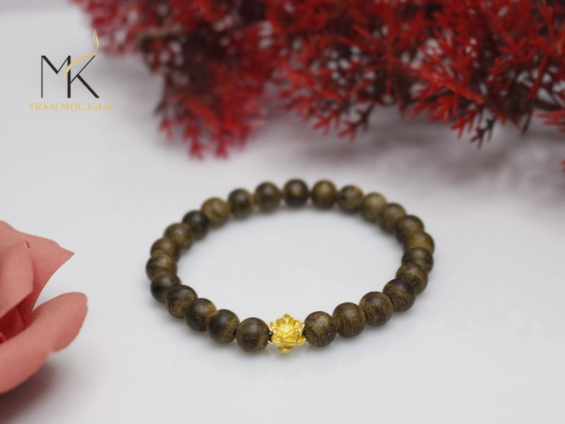 Vòng trầm hương mix charm 